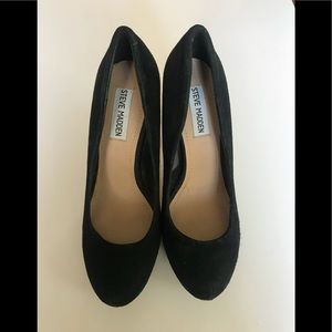 Steve Madden black velvet pumps 7.5 never worn